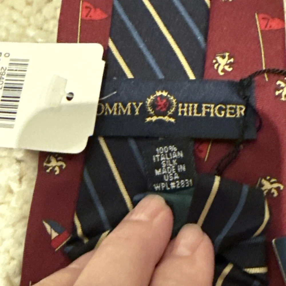 TOMMY HILFIGER Men's Necktie Italian Silk MADE IN USA.